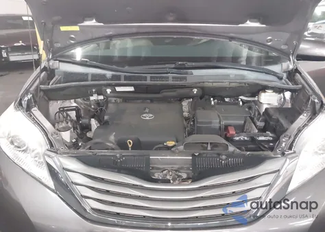 2014 Toyota Sienna Xle V6 8 Passenger from USA, damaged, VIN 5TDYK3DC5ES469401